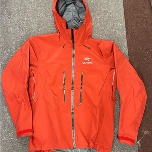 Arc'teryx Men’s waterproof Alpha SV jacket - Red
